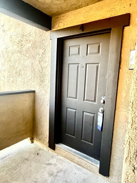 Building Photo - 2429 S Ridgewood Dr