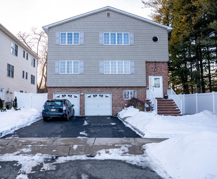 Building Photo - 11 Cozy Glen Ct