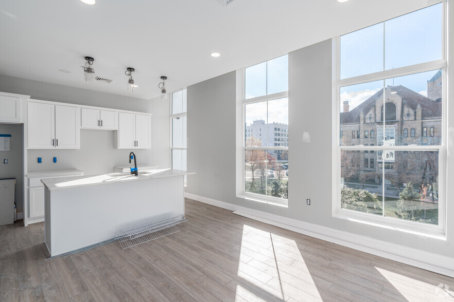 2BR, 1BA - 900SF - Kitchen - 519 Lofts