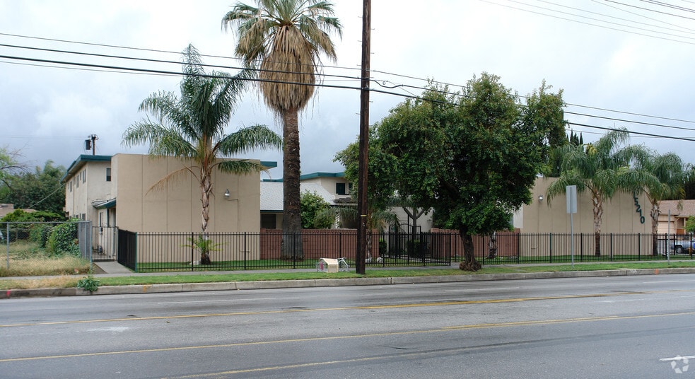 Building Photo - 15210 Roscoe Blvd