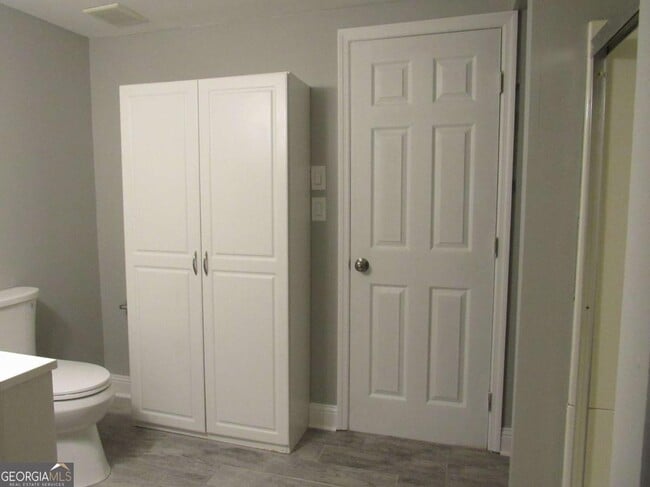 Building Photo - 112 Judy Ave