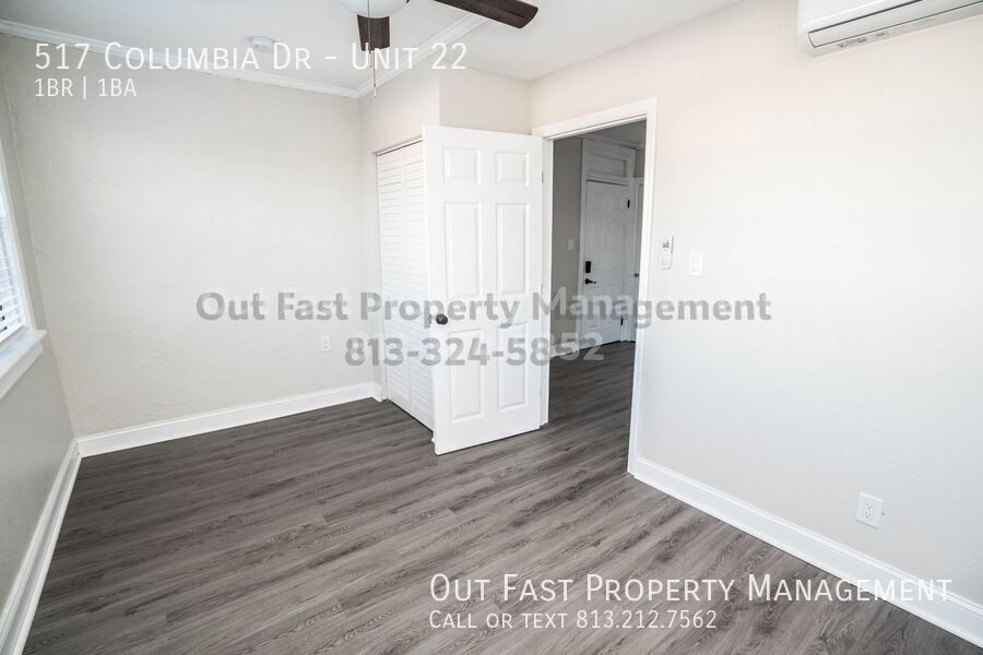 Building Photo - 517 Columbia Dr