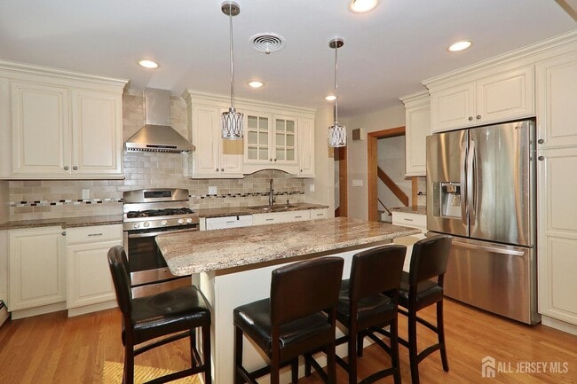 Building Photo - 240 Twin Oaks Terrace