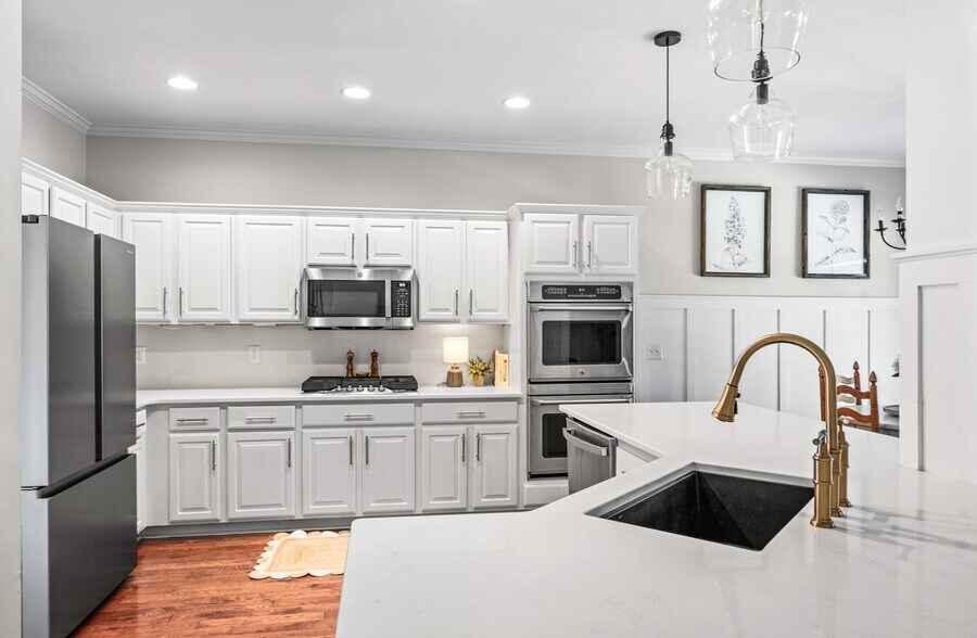 Building Photo - 6428 Holly Trace Ct