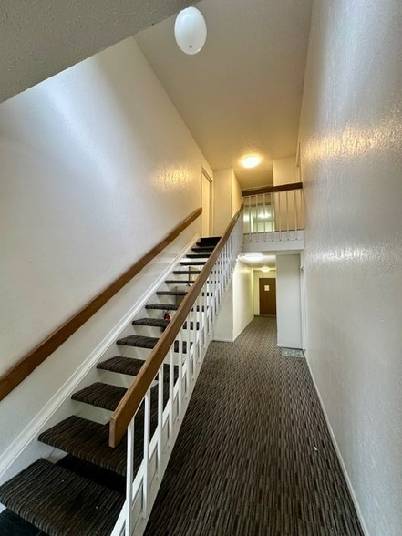 Building Photo - 2163 Hedgerow Road