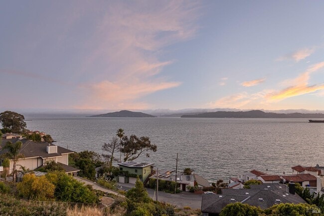 Building Photo - 345 Pacific Ave