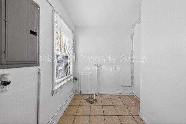 Building Photo - 334 Mueller Ave