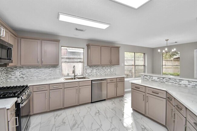 Building Photo - 4962 Sentry Woods Ln