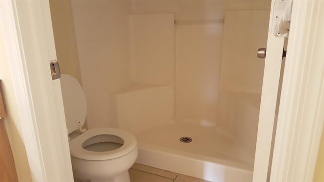 Building Photo - 5040 S Maple Ct