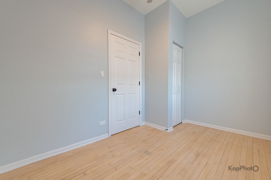 Building Photo - 3328 S Emerald Ave