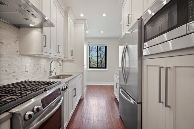 Building Photo - 47 Lafayette Pl