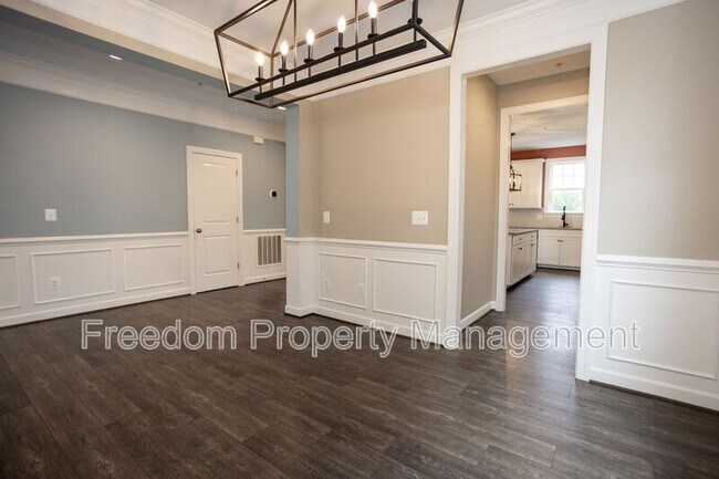 Building Photo - 2425 Morgans Point Dr