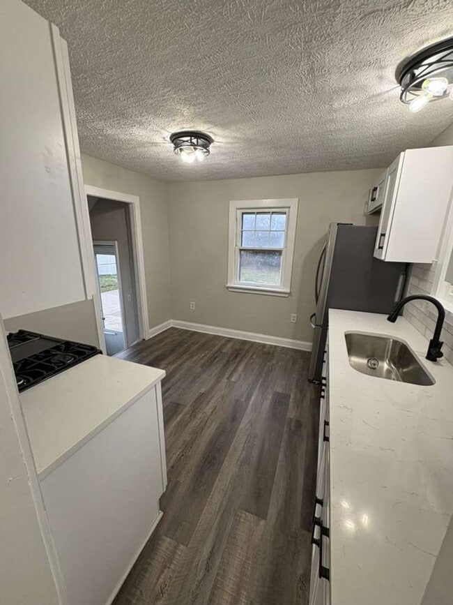 Building Photo - Charming 3-Bedroom Home in Maple Heights – Newly Renovated Entry & Spacious Yard