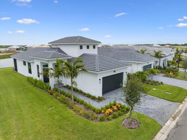 Building Photo - 12442 SW Lunata Way