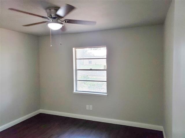 Building Photo - 1320 Iris Ln