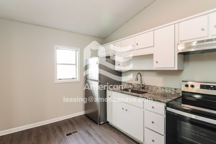 Building Photo - 2879 Doyle Ave