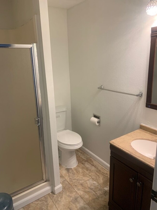 Building Photo - Tidy Gresham Ranch Style Home