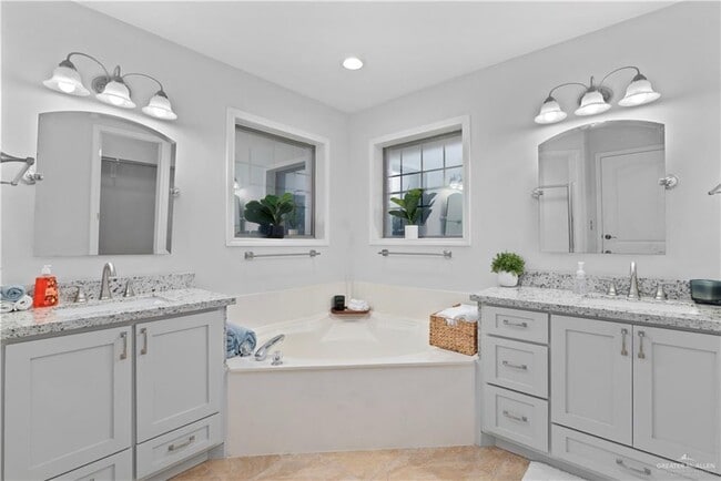 Building Photo - 31 Midlands Cir