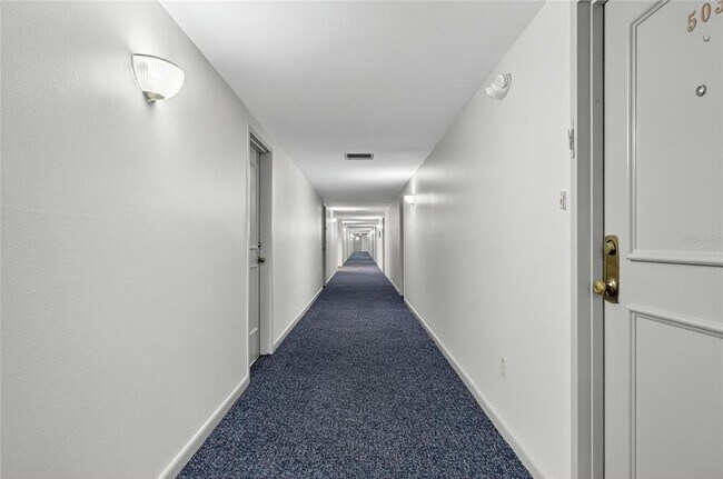 Building Photo - 7100 Sunshine Skyway Ln S