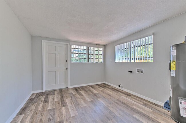 Building Photo - 1511 Meridel Ave