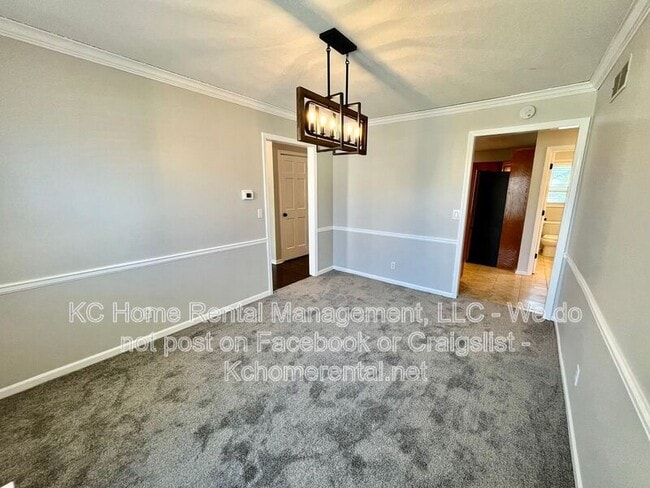 Building Photo - 1109 E Sleepy Hollow Dr