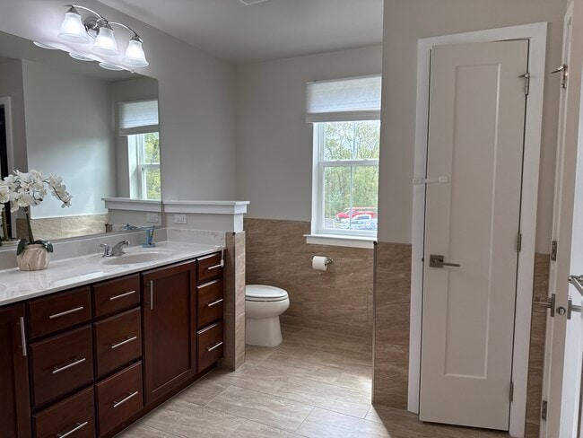 Building Photo - 115 Wynstone Ct