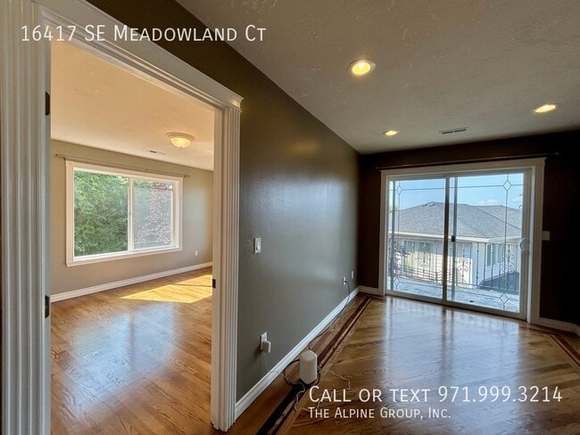 Building Photo - 16417 SE Meadowland Ct