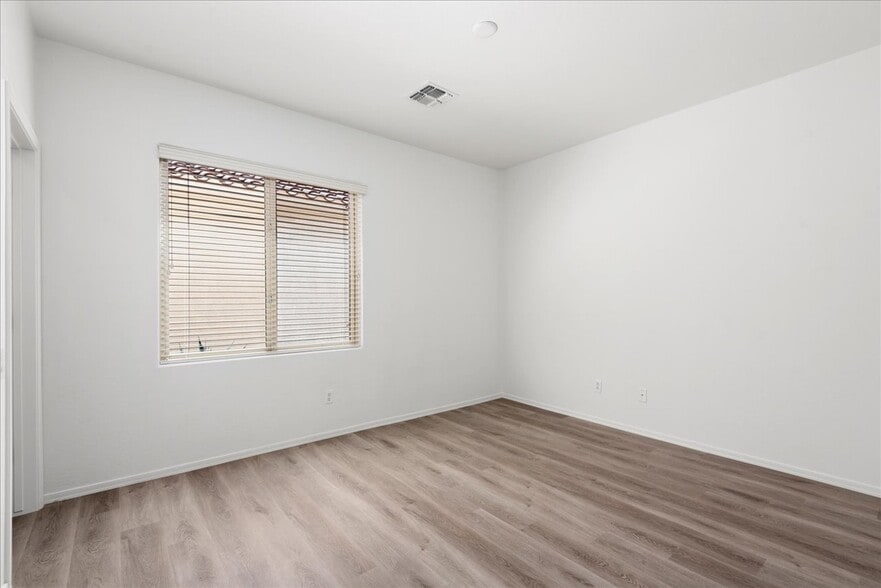 Building Photo - 22419 N San Ramon Ct