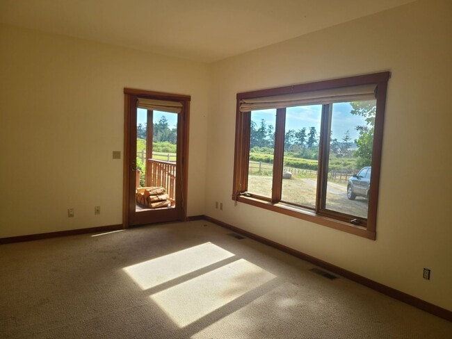 Building Photo - Beautifully Refurbished Farmhouse with Val...