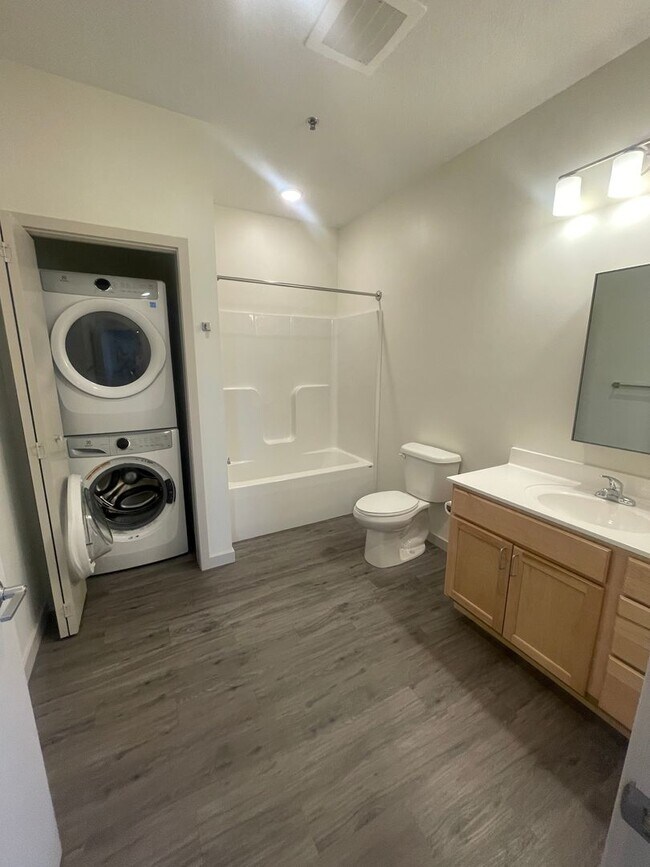 Building Photo - Two-Bedroom Unit at Tiller+Main