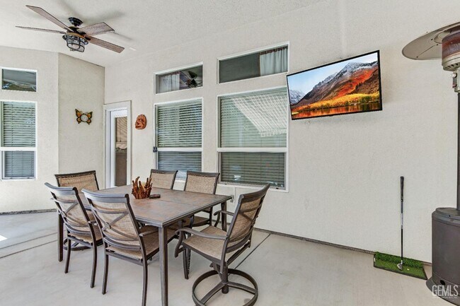 Building Photo - Brighton Estates Luxury 4-Bedroom Home wit...