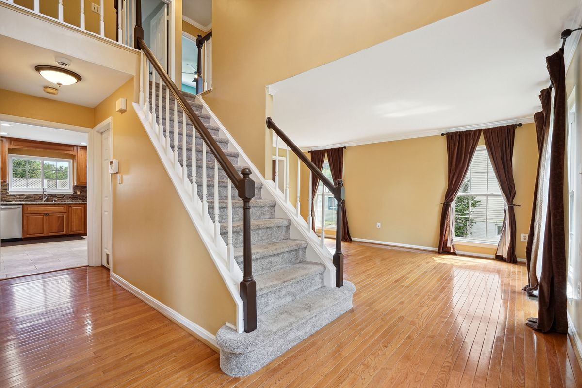 Building Photo - 5406 Lomax Way