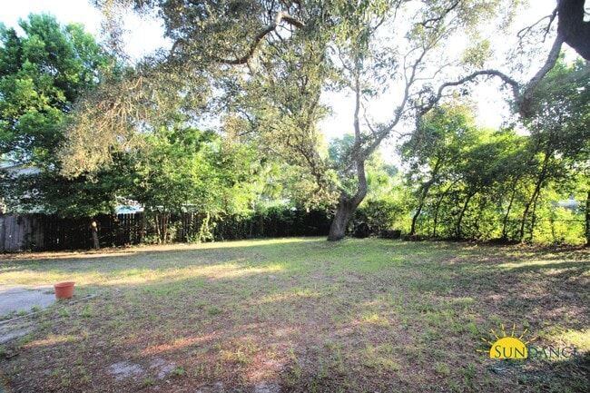 Building Photo - Beautiful 3 Bedroom Home in Fort Walton Beach