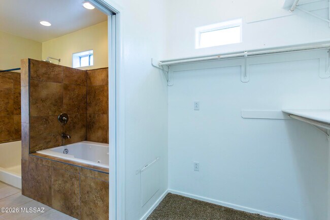 Building Photo - 290 Via Mantaraya