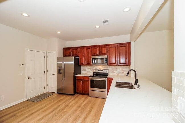 Building Photo - 10310 Blakeney Preserve Dr
