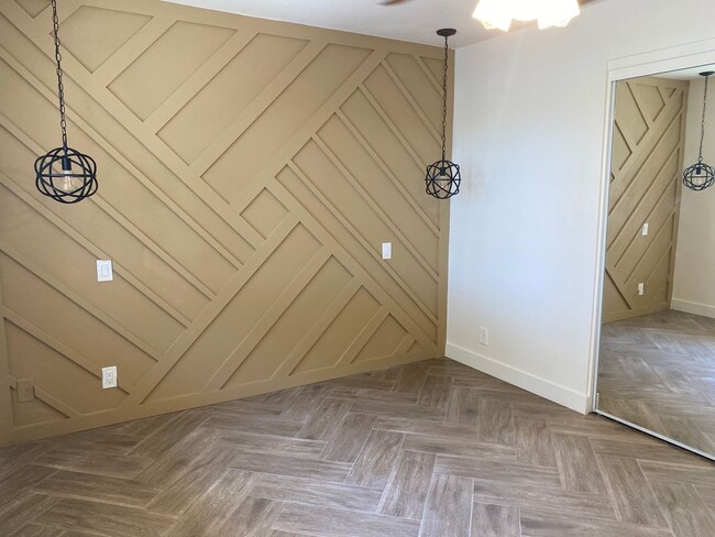 Building Photo - Canyon Lake View Condo Available!