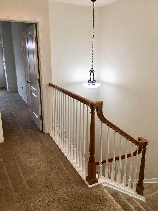 Building Photo - Beautiful and Chic Brownstone Residence Fa...