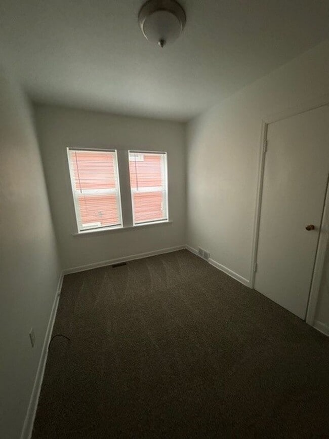 Building Photo - Charming 3-Bedroom Home Near Kenosha Dream Park