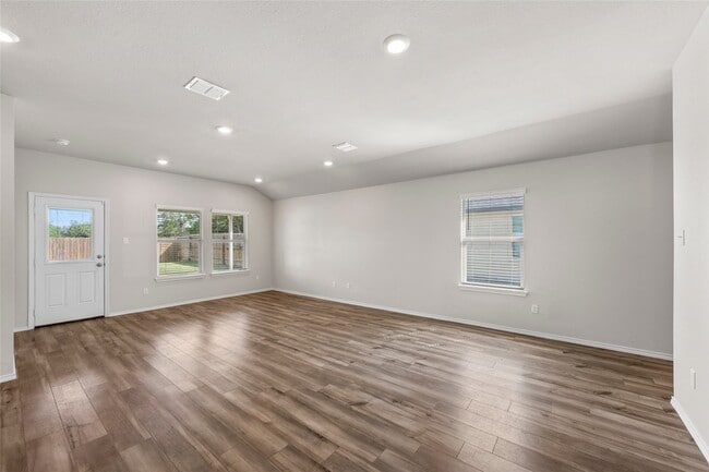Building Photo - 6941 Guadalupe Rd