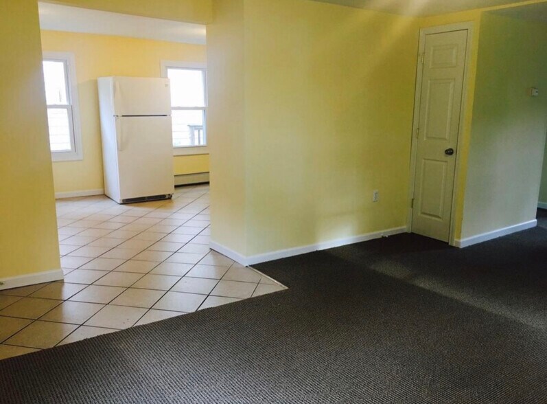 Building Photo - 30 Spring St