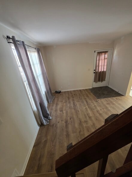 Building Photo - 16586 Brigadoon Dr