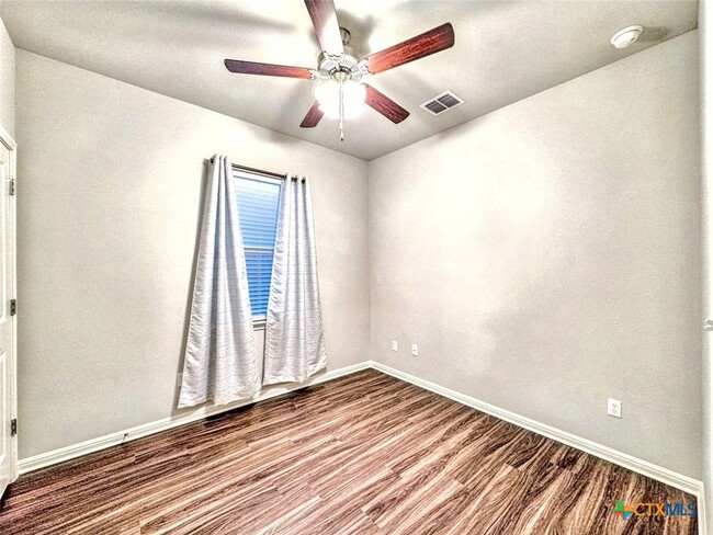 Building Photo - 152 Witchhazel Way