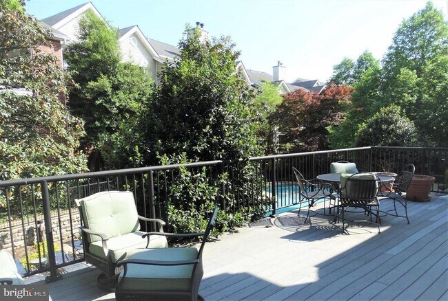 Building Photo - 3313 Wyndham Cir