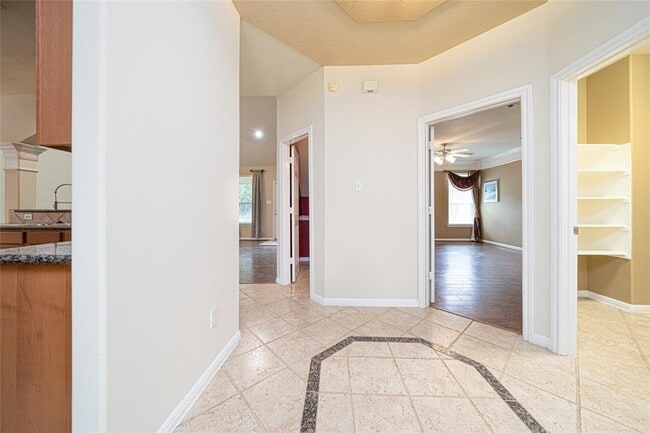Building Photo - 14418 Chartley Falls Dr