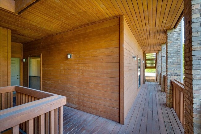 Building Photo - 1406 Windsor Rd