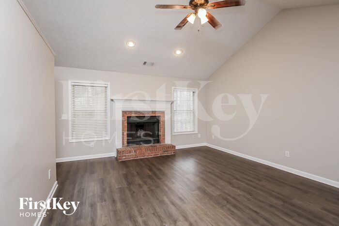 Building Photo - 727 Melrose Trce NE