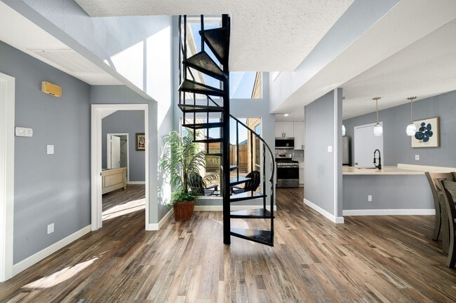 Building Photo - 12805 Westpark Dr