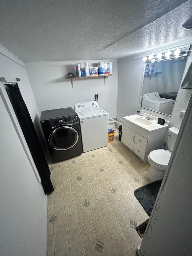 Building Photo - 171 W Seneca St