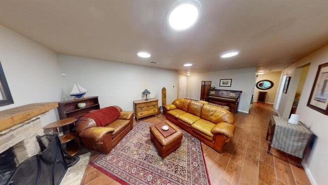 Building Photo - 9215 Hunters Trace E
