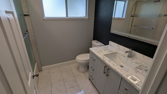 Building Photo - 3706 Thousand Oaks Dr
